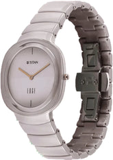 Titan Edge Squircle Quartz Analog Women's Watch with Cream Dial and Ceramic Strap,2757QC03