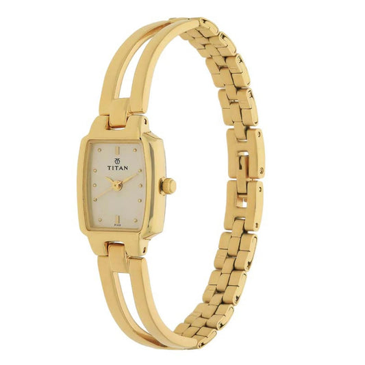 Titan Women's Watch Karishma Collection Analog, Champagne Dial Gold Stainless Strap,2131YM04