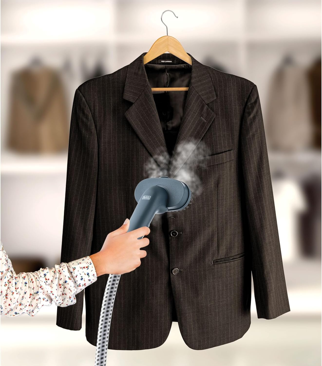 Black+Decker garment steamer