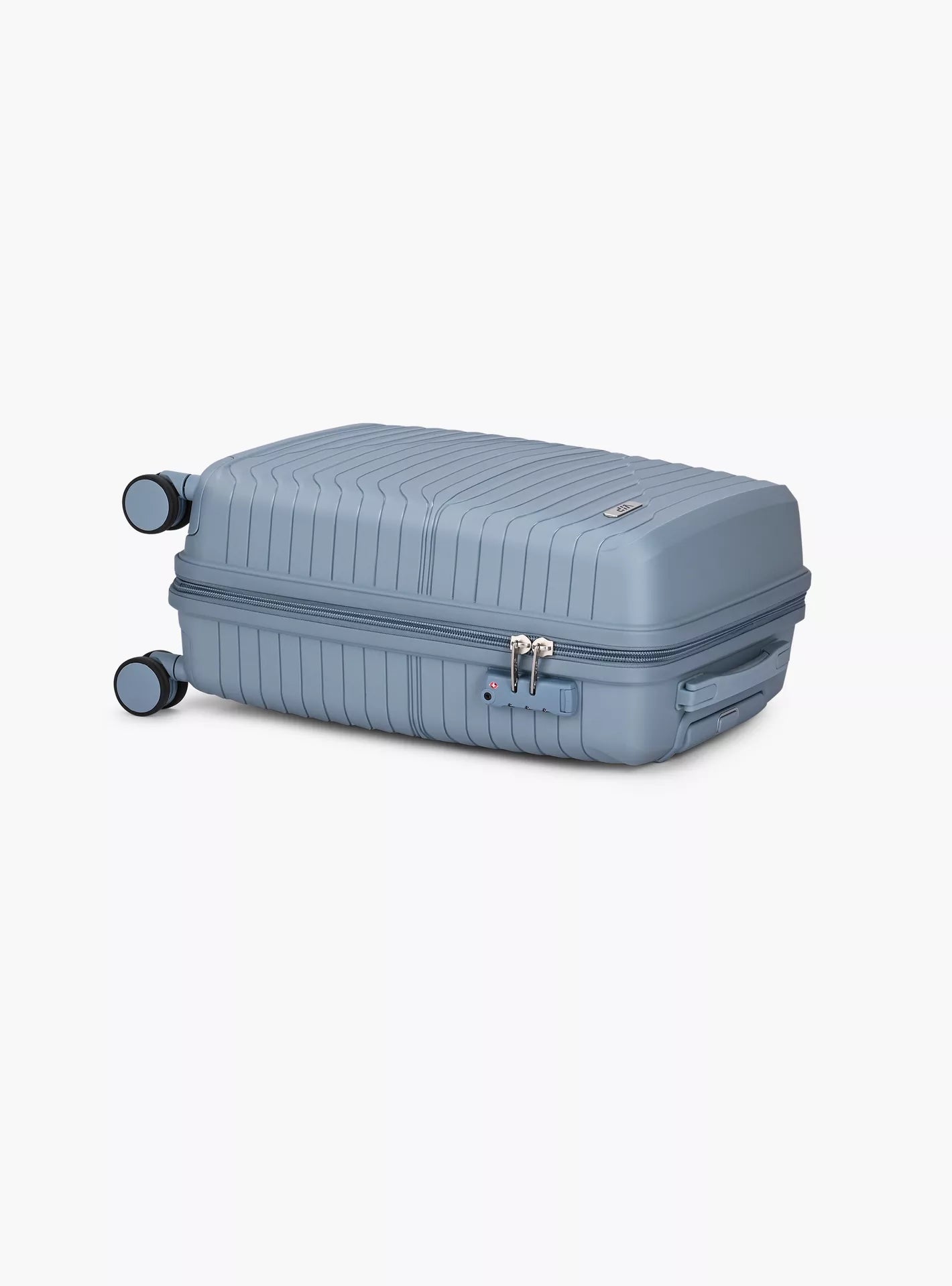 VIP Tourage 72cm Hard Case Trolley 360Â° Light Blue, TOURAGE72BL