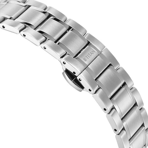 Titan Edge Men's Analog Watch Blue Dial With Silver Stainless Steel Strap , 1843SM04