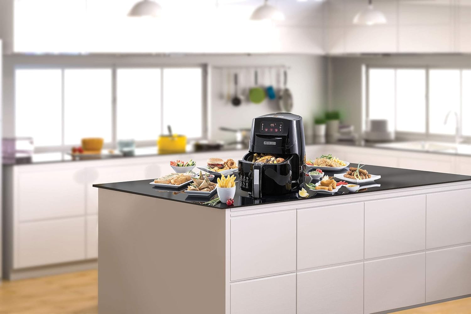 Black+Decker, 5 Litre 1.2kg 12-in-1 Multifunction Digital XL Air Fryer AerOfry, Black, AF600