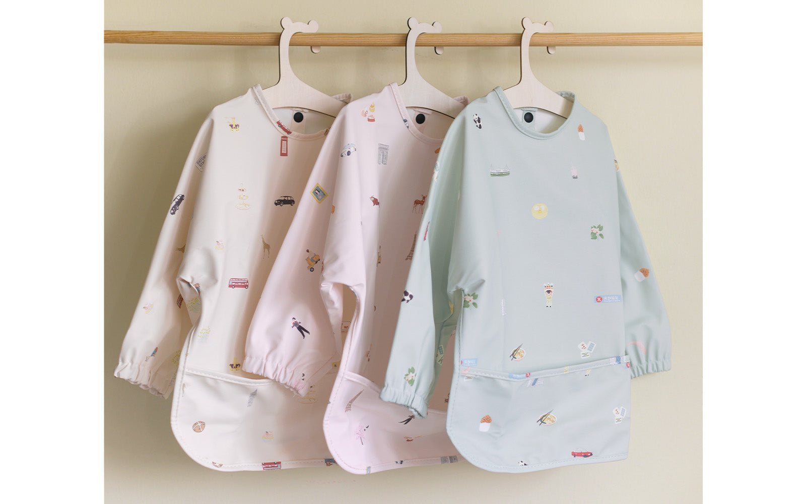 Milk It Baby Water Proof Sleeved Bib, Hong Kong City, MI-SBHK006S