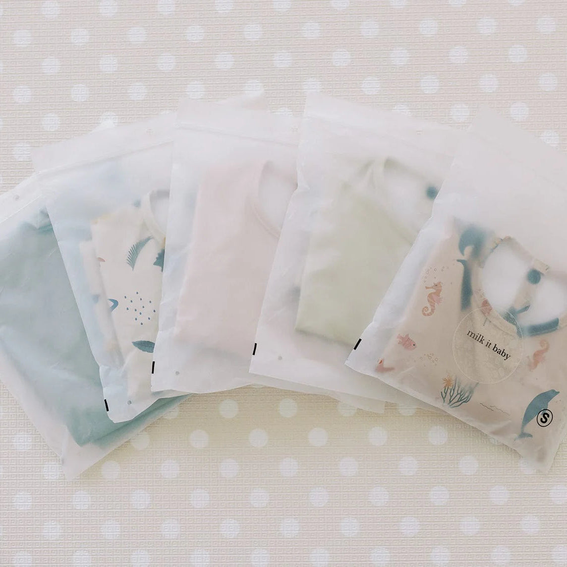 Milk It Baby Water Proof Sleeved Bib, Coral Pink, MI-SBCP001