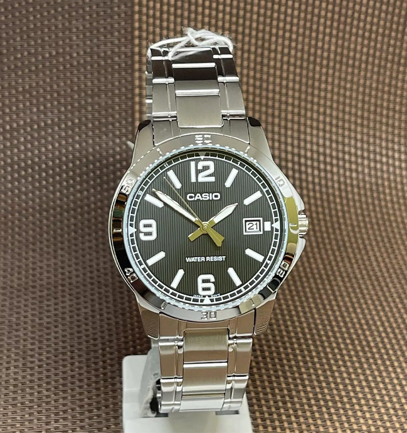 Casio Men's Watch Analog, Black Dial Silver Stainless Steel Strap, MTP-V004D-1B2UD product image