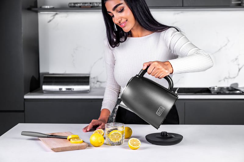 Black+Decker 1.7 liters 2200W Stainless Steel Cordless Kettle, SSJC175